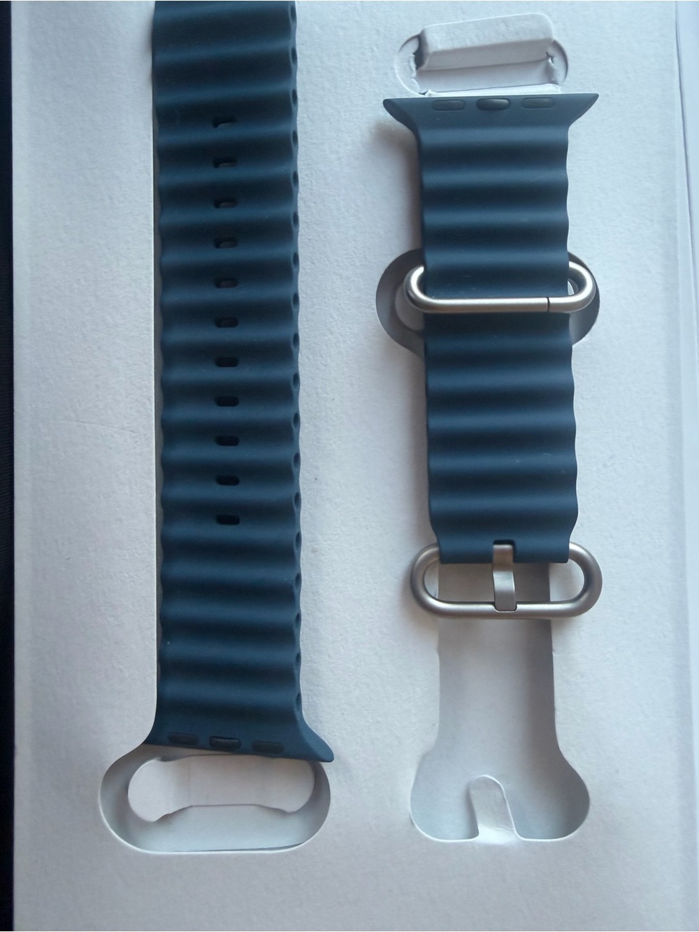 Authentic Apple Ocean Band for Watch Ultra One Size (49mm) - Picture 2 of 3